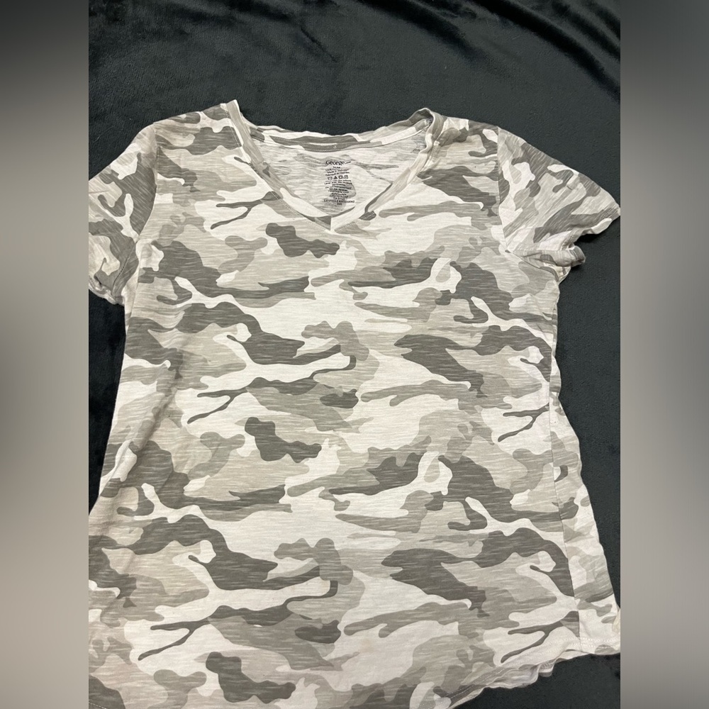 6/$20 George size medium as is